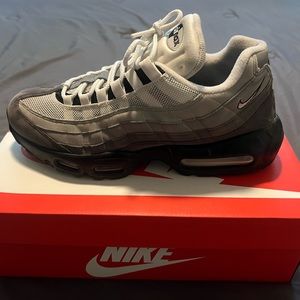 Cool pair of used Air Max 95